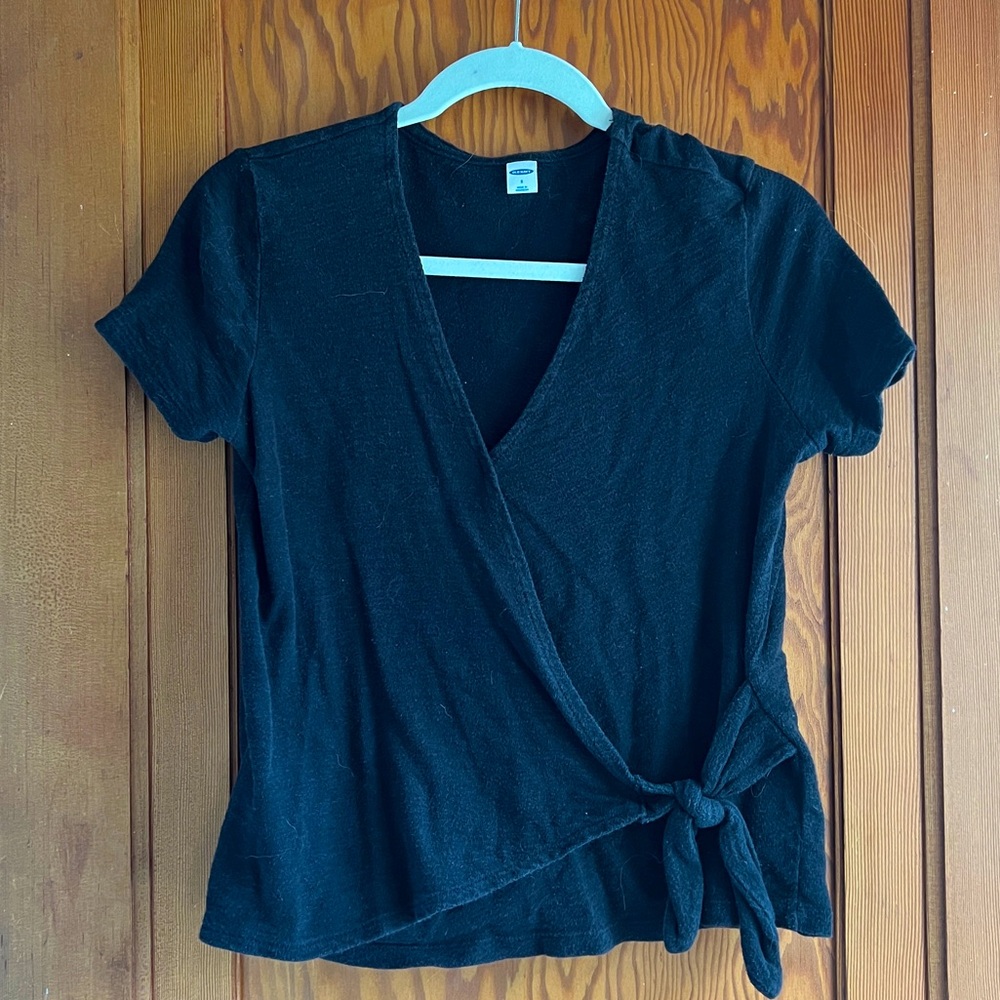 Black Old Navy tie top.